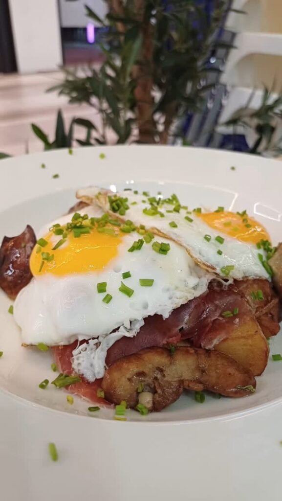 Huevos rotos de Can Tonada
